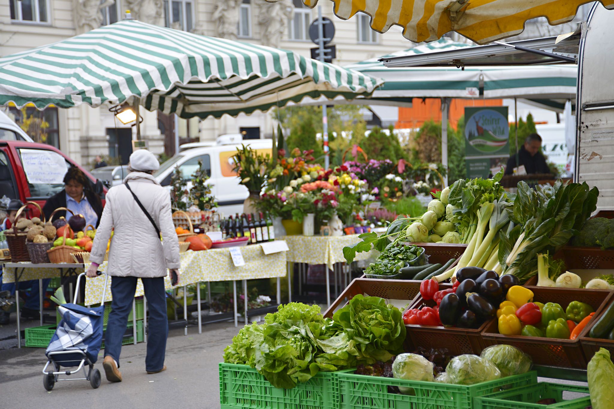 Bečke pijace u akciji za socijalno ugrožene 1 2014 11 14 naschmarkt vielfaeltiges warenangebot garantiert nahversorgung