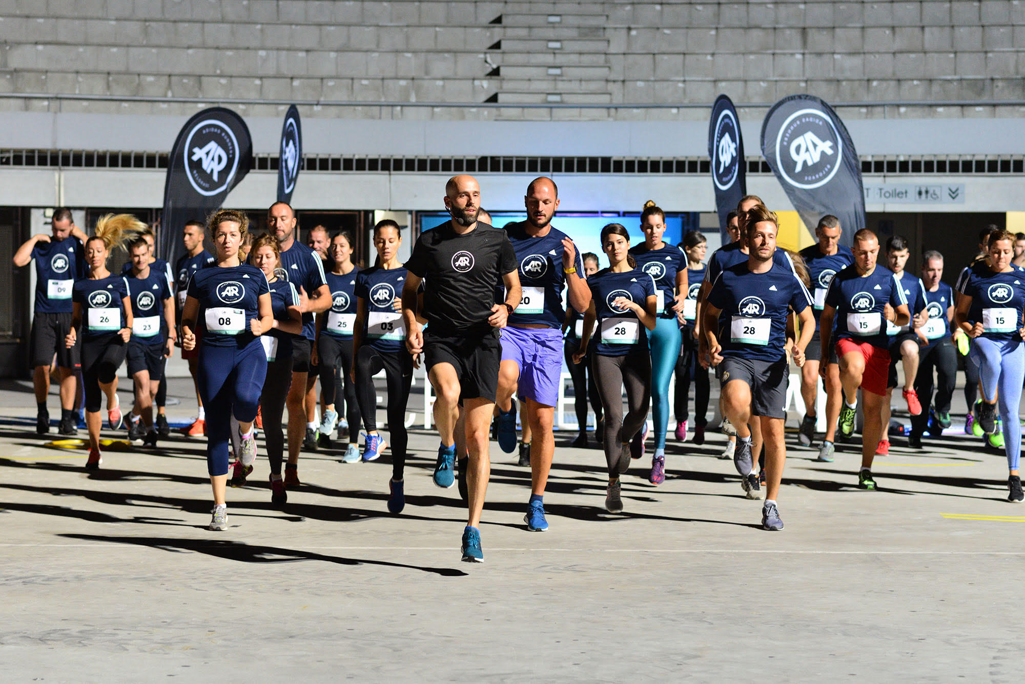 U KORAK SA BROJNIM SVETSKIM METROPOLAMA: Osnovan Adidas Runners Beograd! 3 AR Dogadjaj zagrevanje
