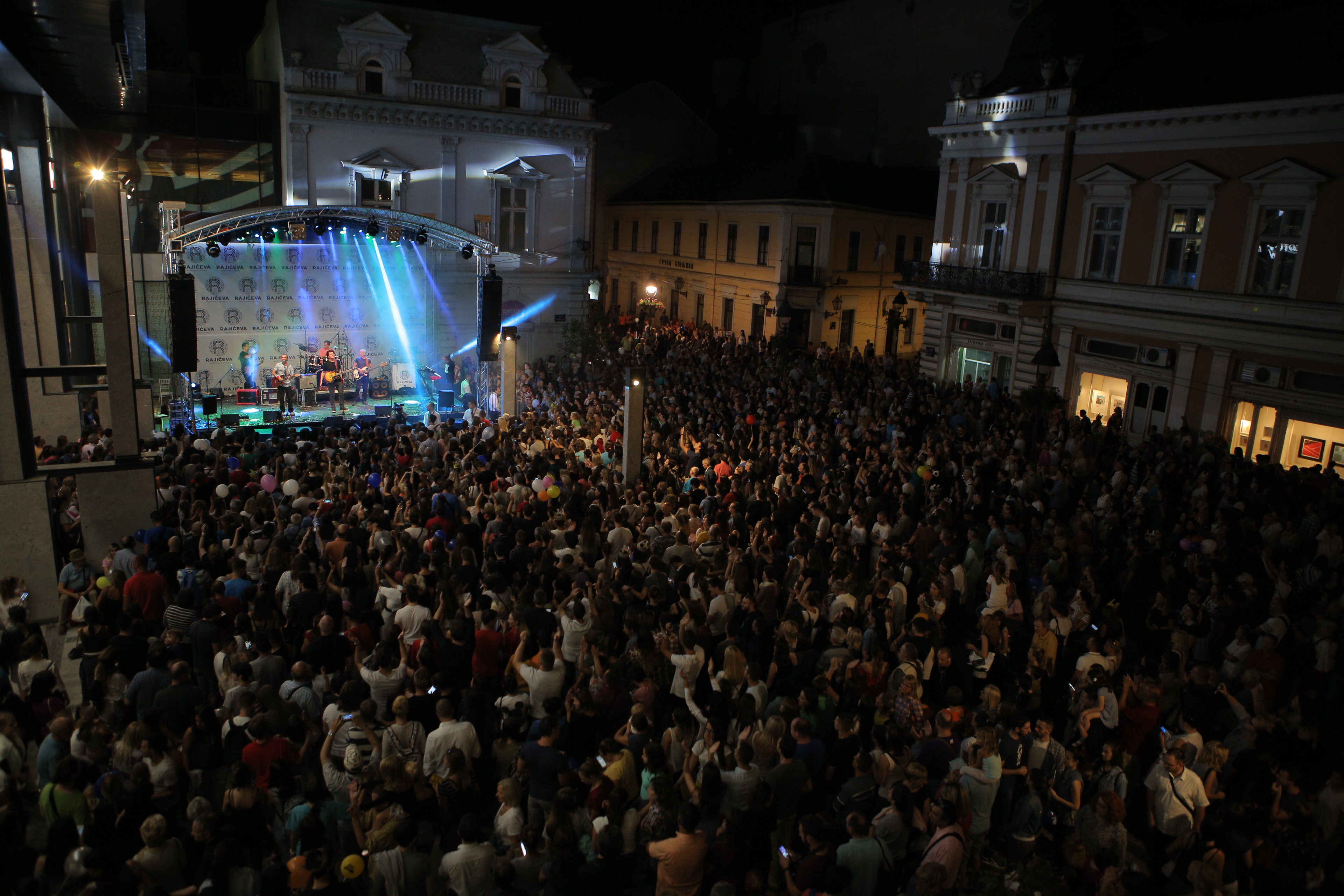 KONCERT BAJAGE NA OTVARANJU RAJIĆEVA SHOPPING CENTRA 5 NVW 0596