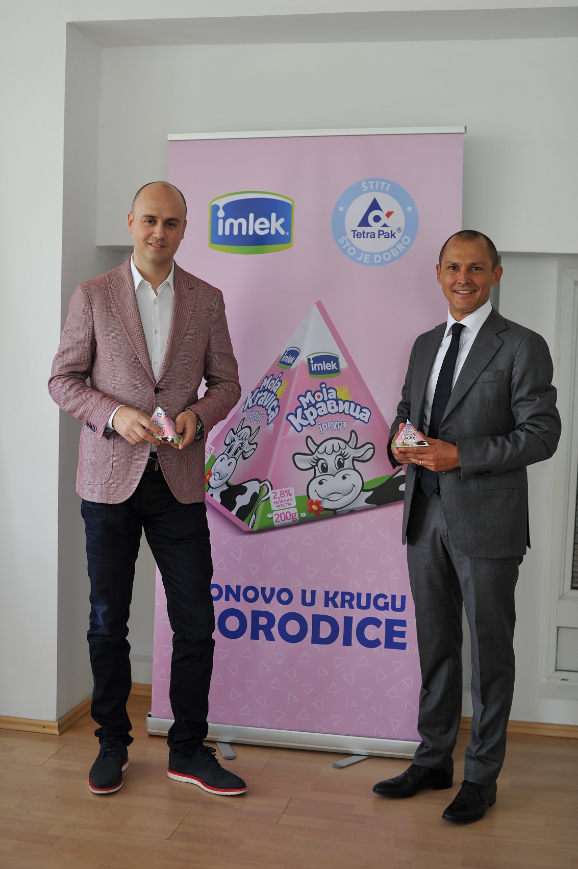 IMLEK I TETRA PAK® - VIŠE OD 50 GODINA USPEŠNOG PARTNERSTVA 3 Slobodan Srećković regionalni direktor marketinga kompanije Imlek i Frančesko Faela generalni direktor Tetra Paka za jugoistočnu Evropu