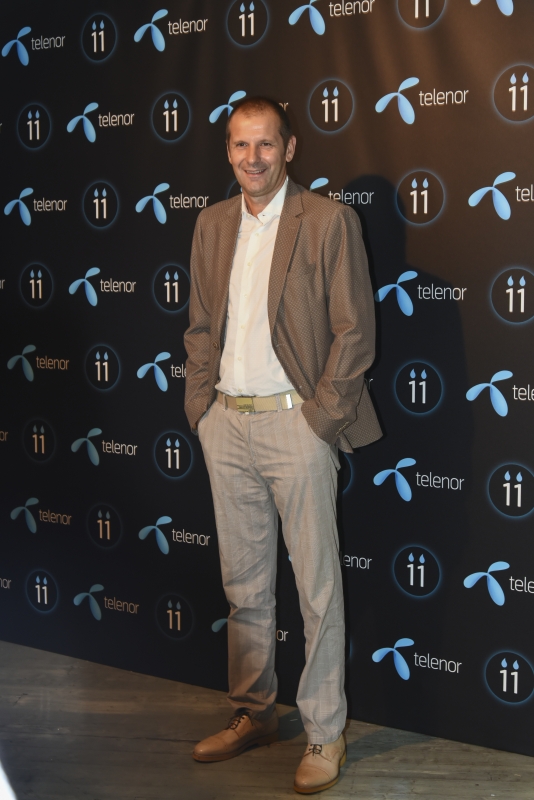 Telenor Play 10