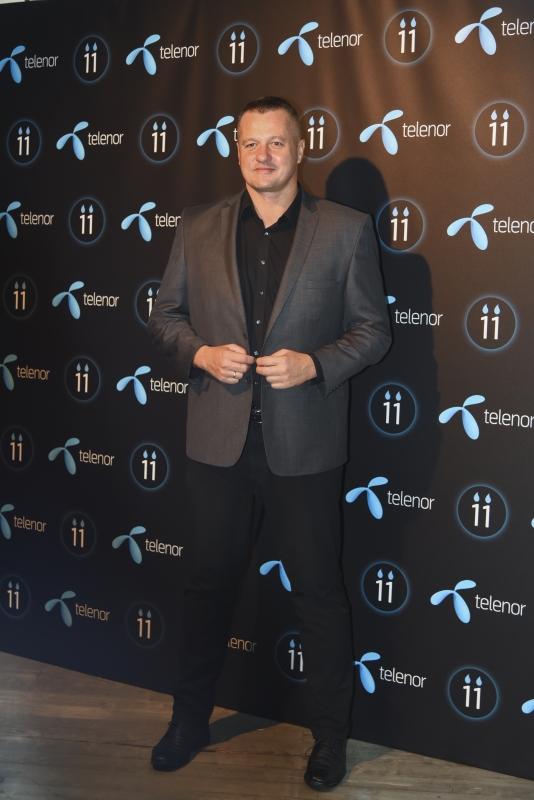 Telenor Play 8