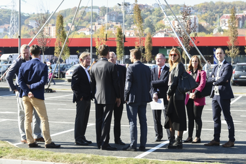 Otvoren Capitol park Rakovica: Najveći ritejl park u Beogradu primio prve posetioce 2 1 2