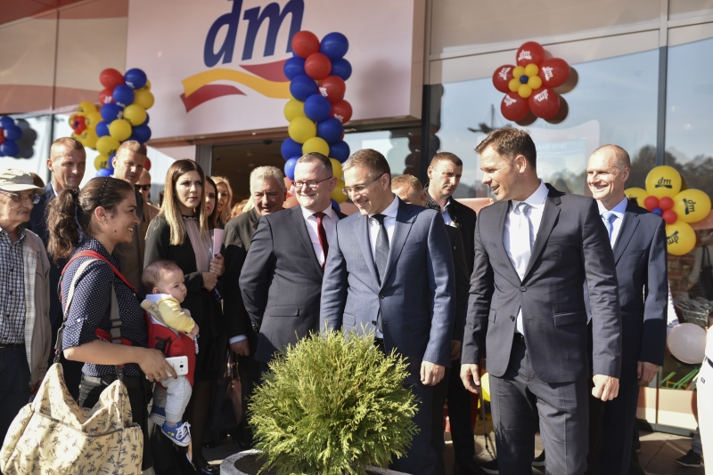 Otvoren Capitol park Rakovica: Najveći ritejl park u Beogradu primio prve posetioce 8 9 1 1
