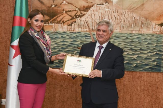 Alžir prijateljstvo 15 godina društva 19