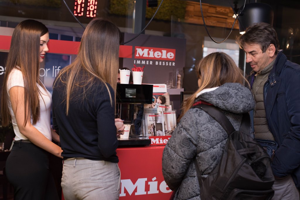Svetski proizvođač premium kućnih aparata Miele učestvovao na mini sajmu „Dani Nemačke" u Beogradu 4 DRM 7969