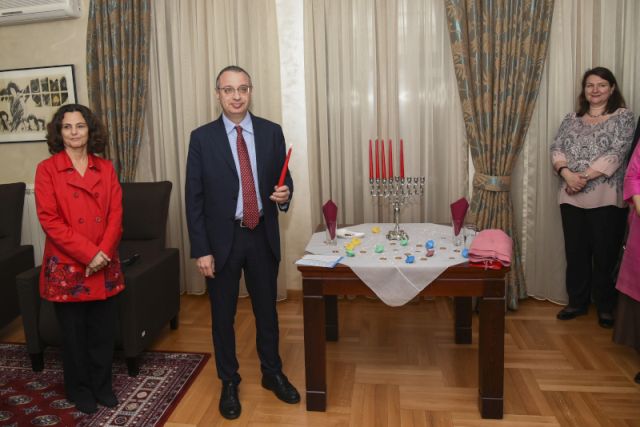 Hanukkah 16