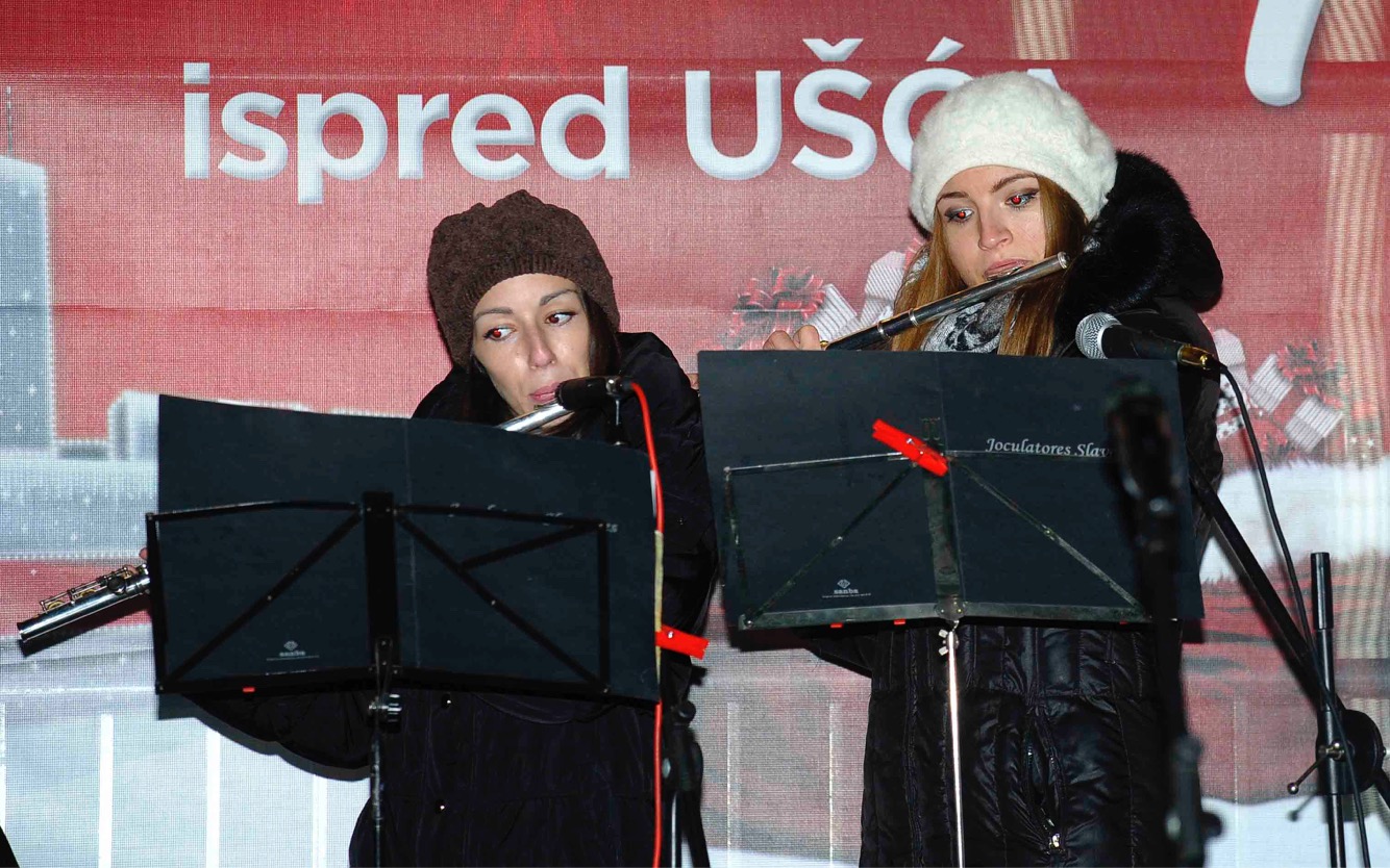 Christmas Platz ispred UŠĆA: Večeras nastupa Trio-Glas 2 usce3
