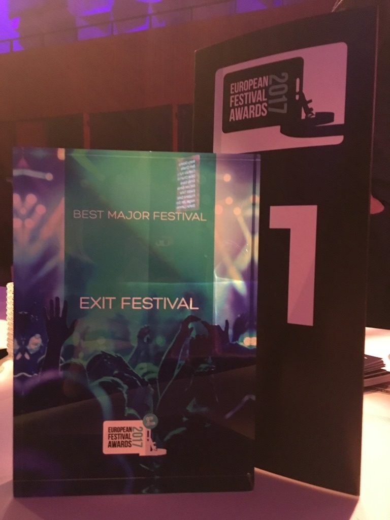 TITULA SE VRAĆA U SRBIJU: EXIT je zvanično najbolji evropski festival! 1 Nagrada najbolji evropski festival e1516360980264