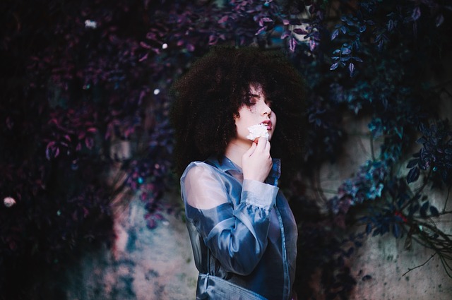 BLAGI TALASI ILI AFRO LOKNE: Koji tip kovrdža vam najbolje pristaje? 3 afro kovrdze