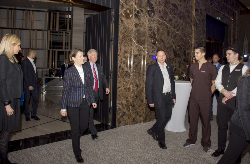 DRAGULJ SRPSKE PRESTONICE: U Beogradu svečano otvoren hotel "Hilton" 2 Hilton 7