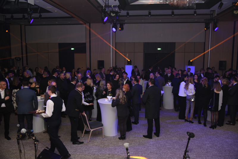 Hilton 8 mart 12