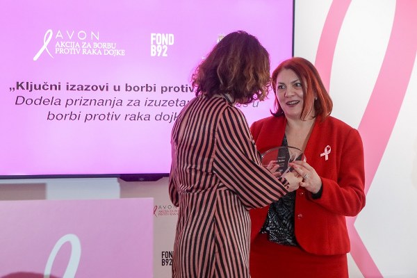 Urucenje nagrade dr Maji