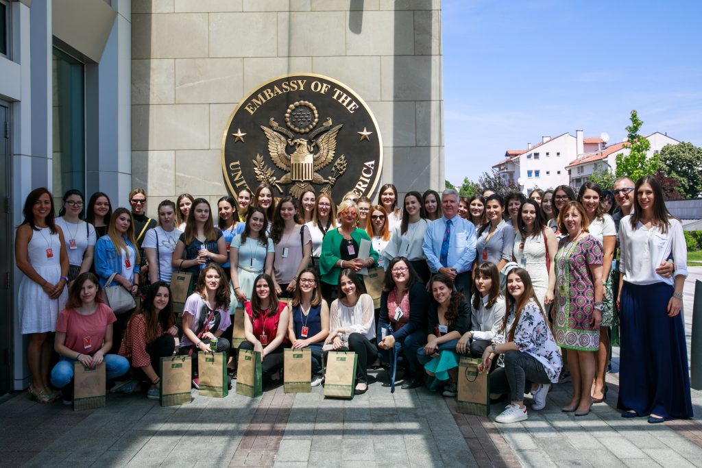 Women in Tech: Perspektive žena u tehnologiji 2 Perspektive žena u tehnologiji AmCham i USA ambasada 2