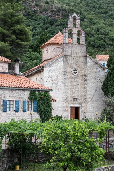 Budvanska rivijera – uživanje nadohvat ruke 9 11 Manastir Praskvica