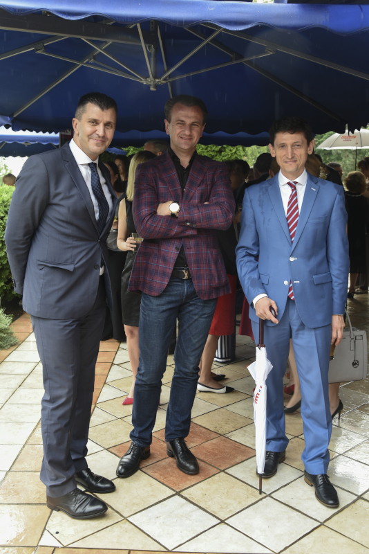 Englezi rođ. kraljice Elizabete 32