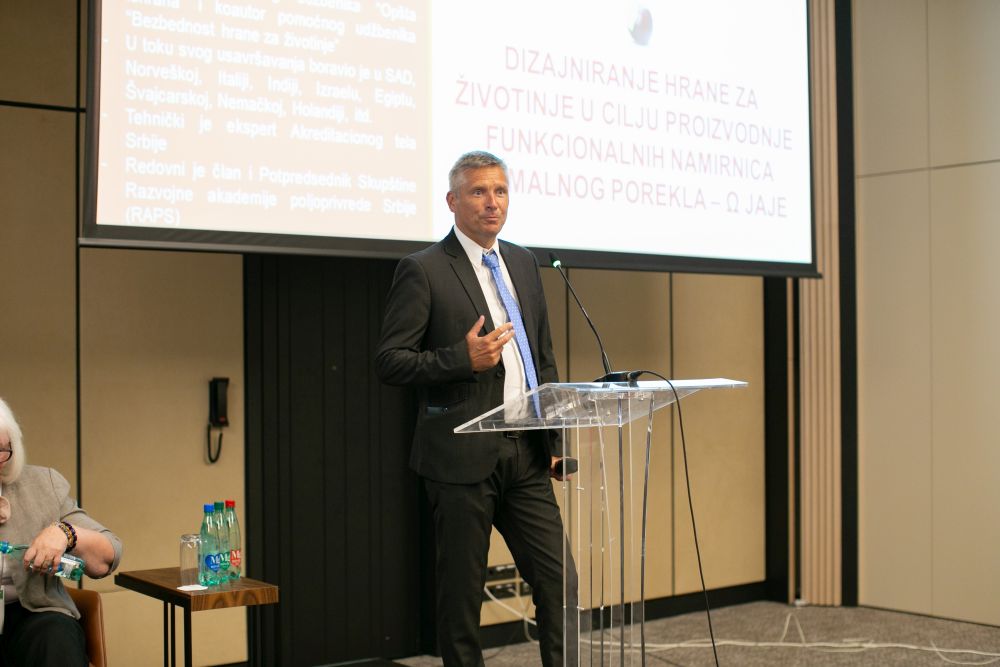 Održana konferencija o bezbednosti hrane i pića „Šta jedemo“ 4 IMG 8733