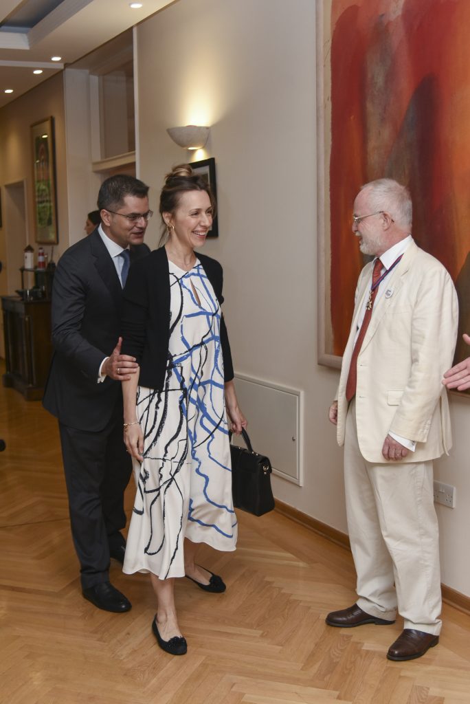 Vuk Jeremić sa suprugom Natašom na rođendanu Kraljice Elizabete II 1 Natasa i Vuk Jeremic