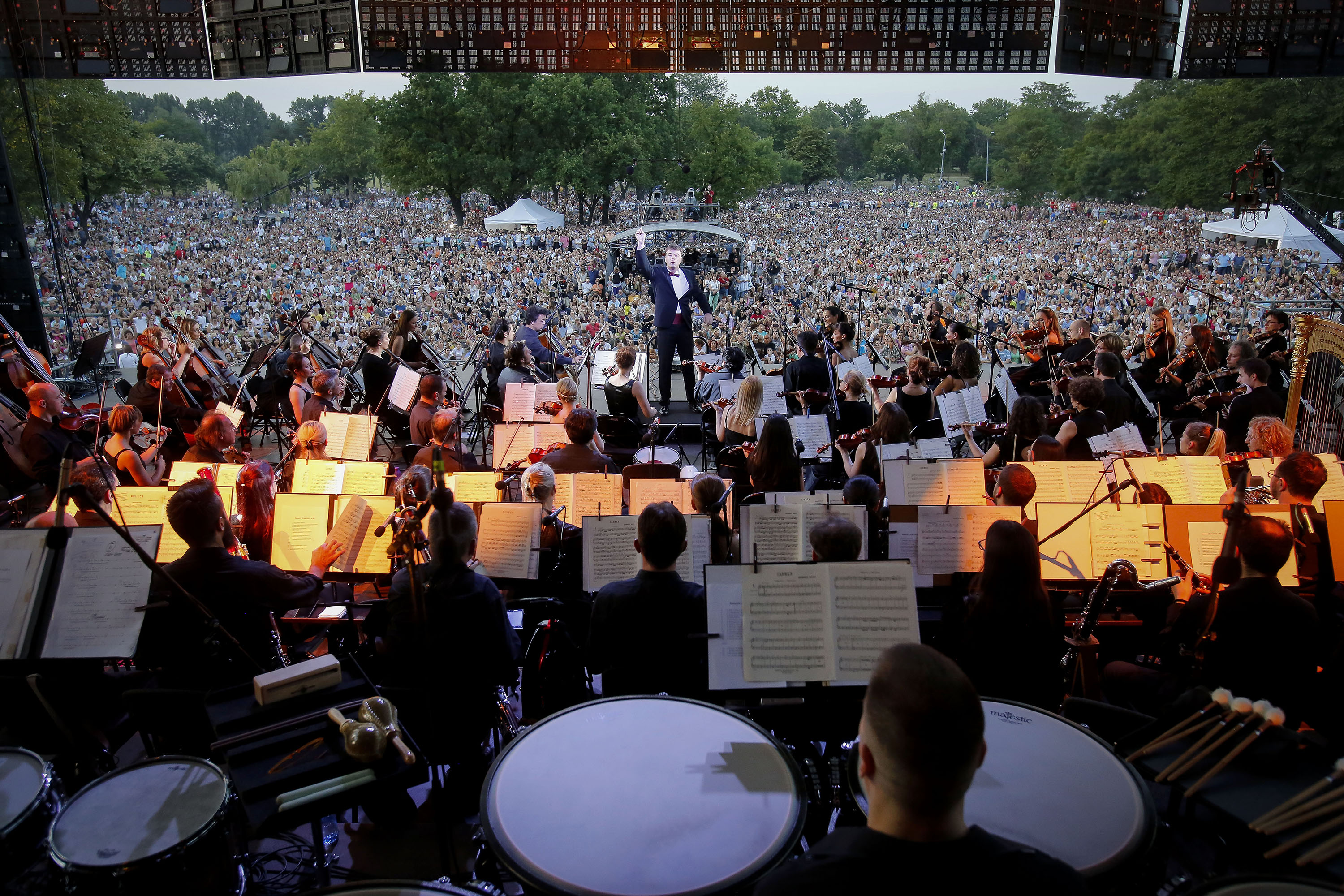 koncert na otvorenom BGF 2017 dirigent Gabriejl Felc