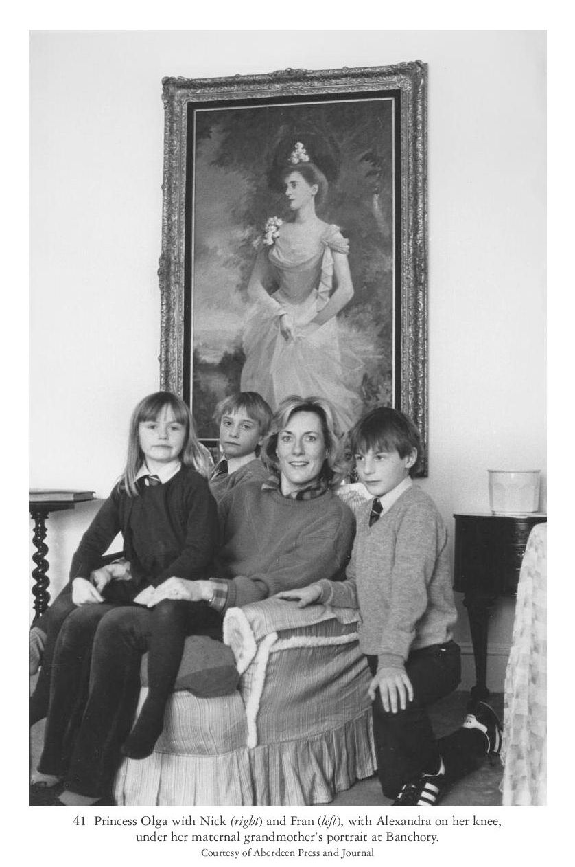 Russian Imperial Party: Promocija autobiografije Olge Romanov, poslednje princeze iz ruske carske porodice 7 Princess Olga plates page 024