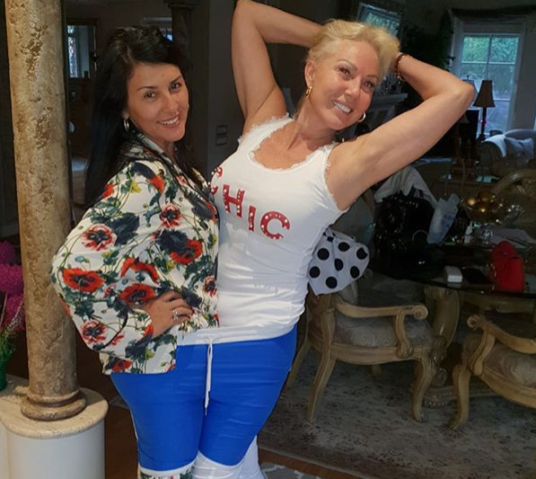 PONOSNA MAJKA: Lepa Brena na duhovit način pokazala koliko je Viktor smršao! 1 lepa brena