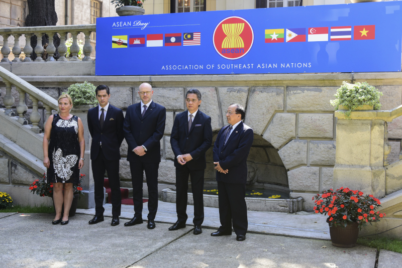 ASEAN 12