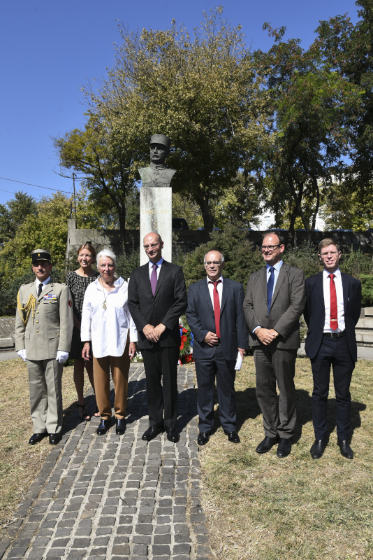 Predstavnici Francuske i Srbije položili vence na spomenik maršalu Franše D'Epereu 10 1 13