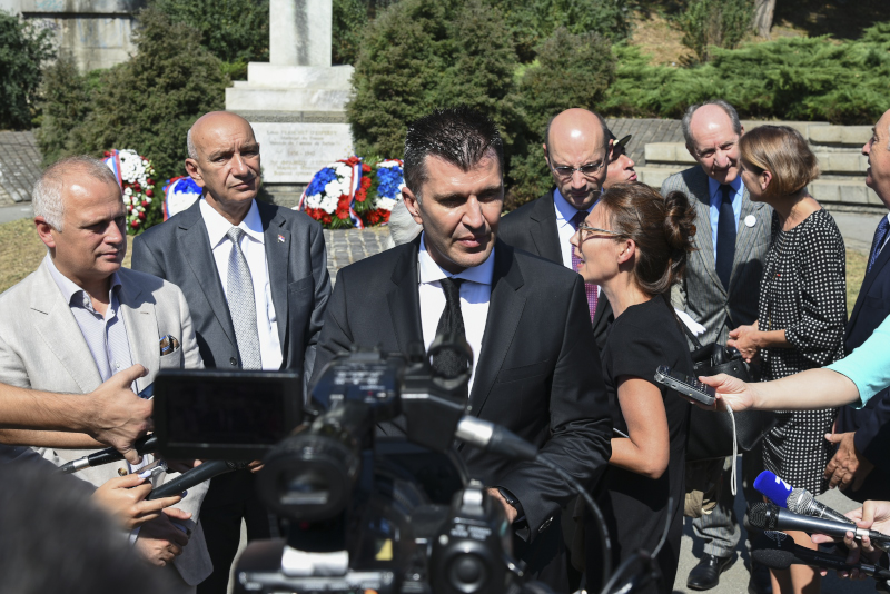 Predstavnici Francuske i Srbije položili vence na spomenik maršalu Franše D'Epereu 8 1 8 1