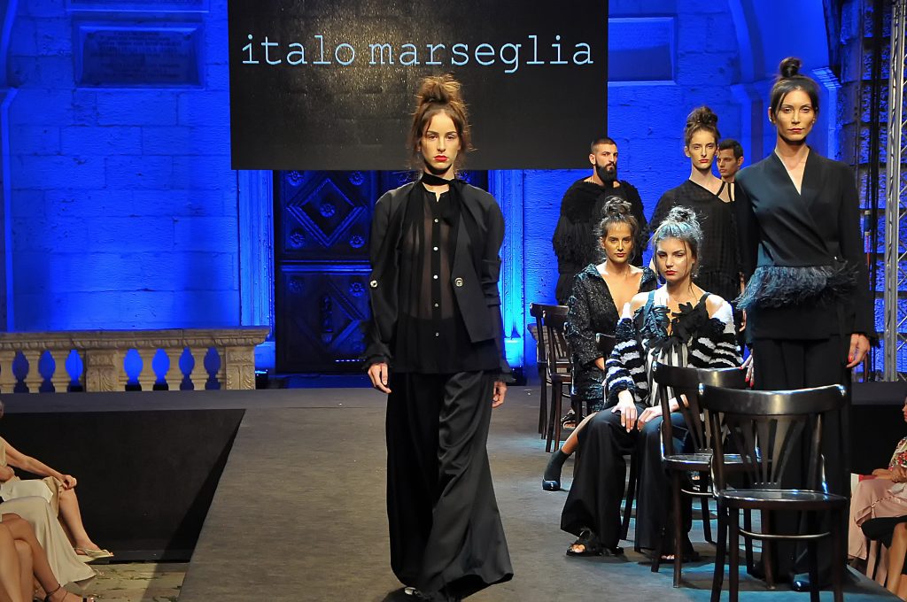 UMETNOST I MODA: Održana 21. Internacionalna smotra mode Kotor 2018 12 2.ITALO MARSEGLIA modna revija