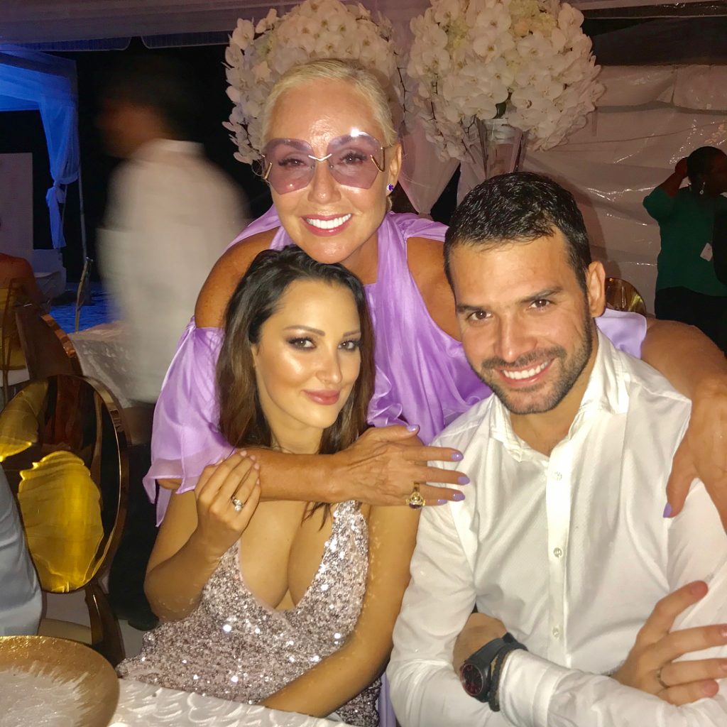IMA SVOJE RAZLOGE! Lepa Brena: Filipovom i Aleksandrinom sinu neću biti baba! 2 Lepa Brena Filip i Aleksandra Zivojinovic 1