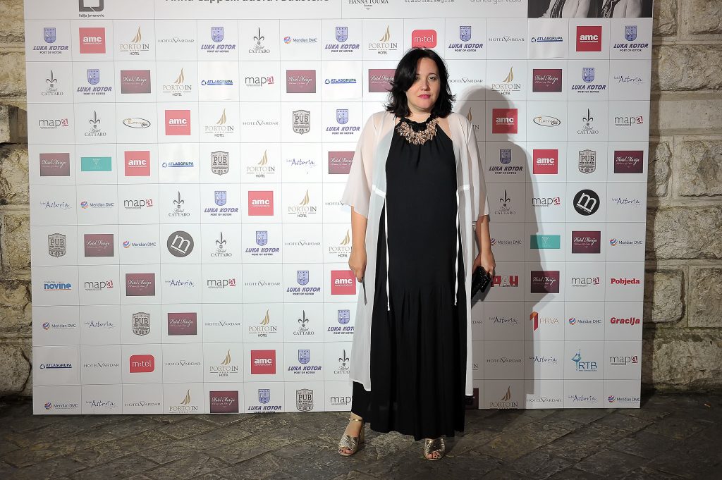 Lidija Jovanovic umetnica i kreatorka izlozbe art obuce