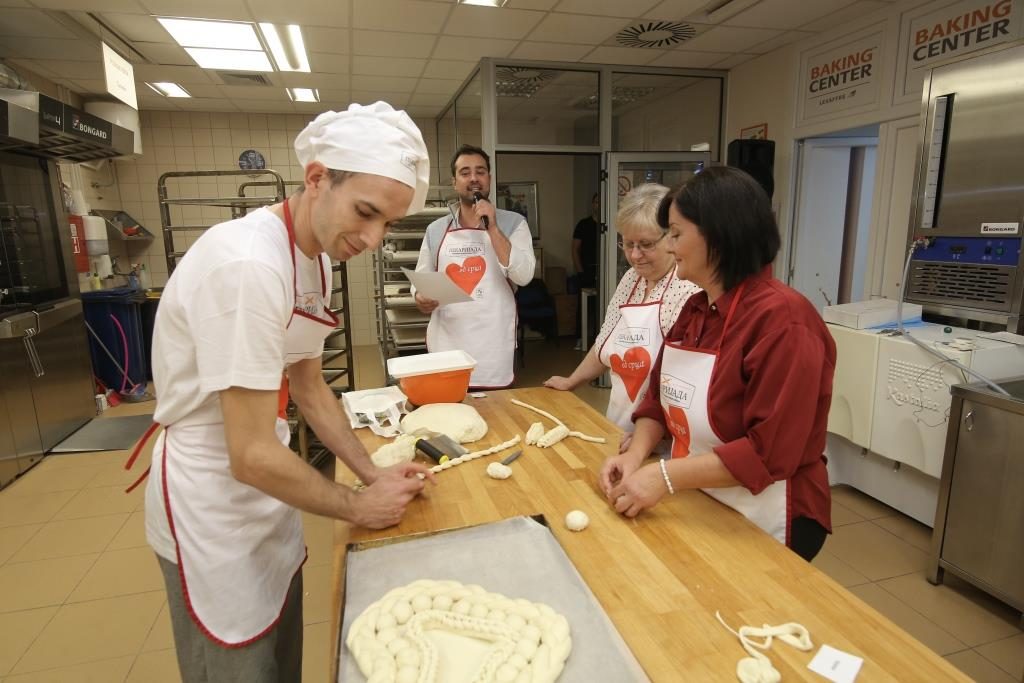 Pecivo za decu bez roditeljskog staranja