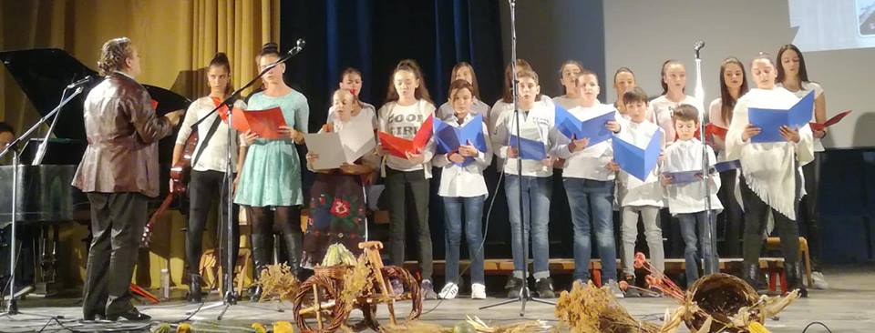 Dan oslobođenja Bača obojen ljubičasto 3 a 4