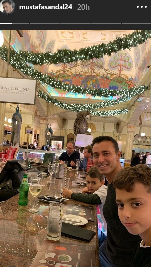 ODMOR ZA PAMĆENJE: Mustafa Sandal se sa sinovima odlično zabavlja u Londonu 1 mustafa