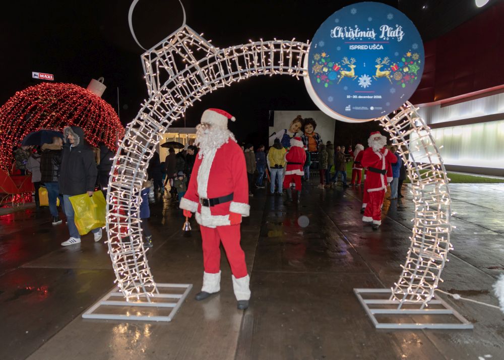 Praznični vikend ispred Ušće SC: Sve posetioce Ušće SC i Christmas Platza od sutra očekuje vikend pun iznenađenja! 3 DAK 4694