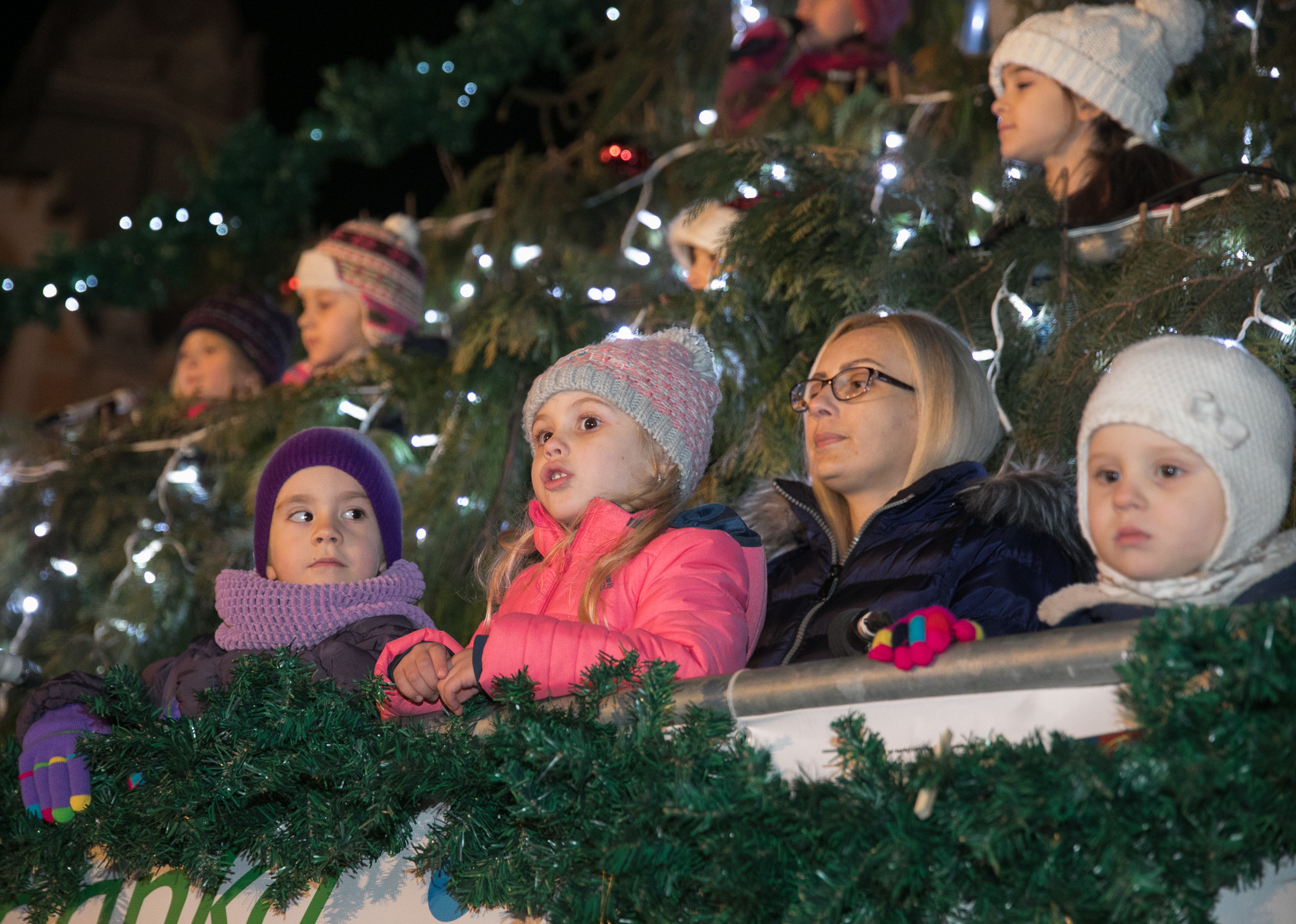 Hor "Iskrice" i bend 5+ danas na Novosadskom Winter Festu 2 HADR6626