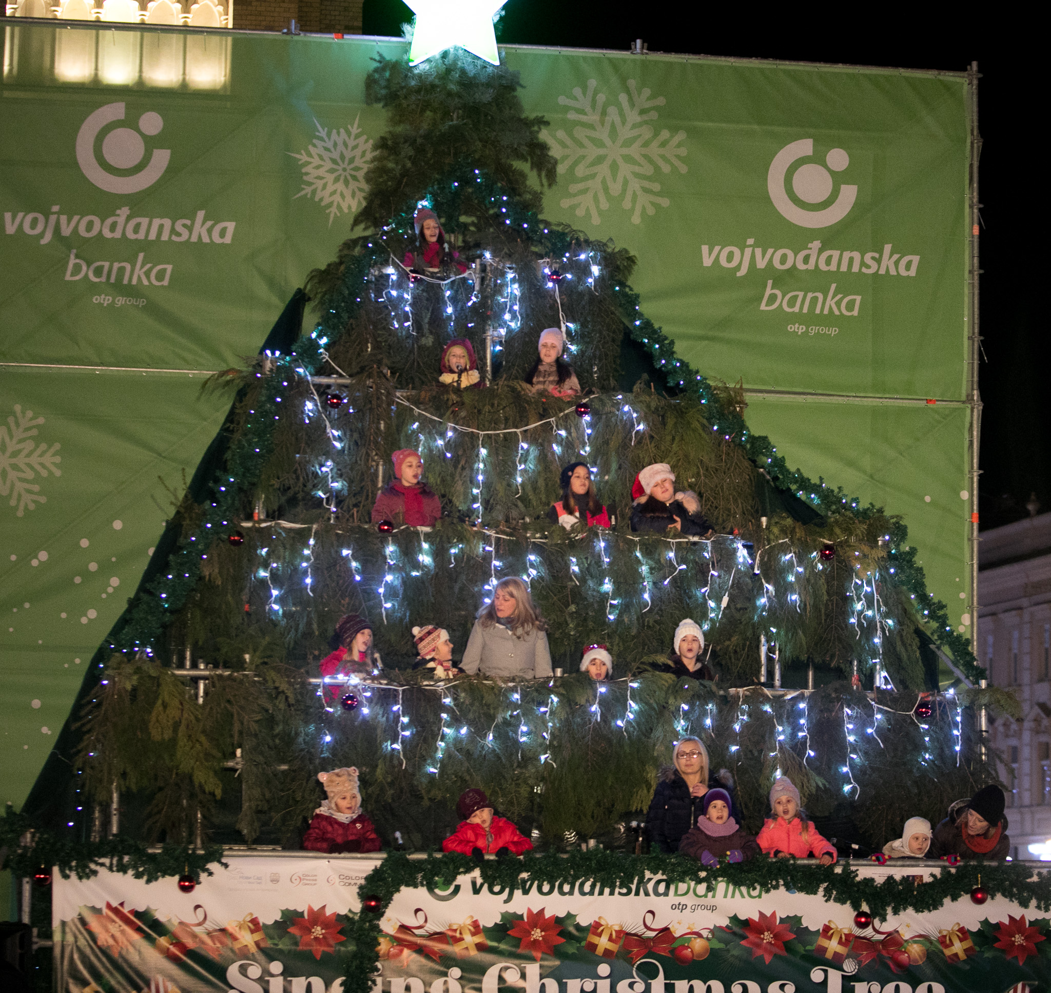 Hor "Iskrice" i bend 5+ danas na Novosadskom Winter Festu 1 HADR6657