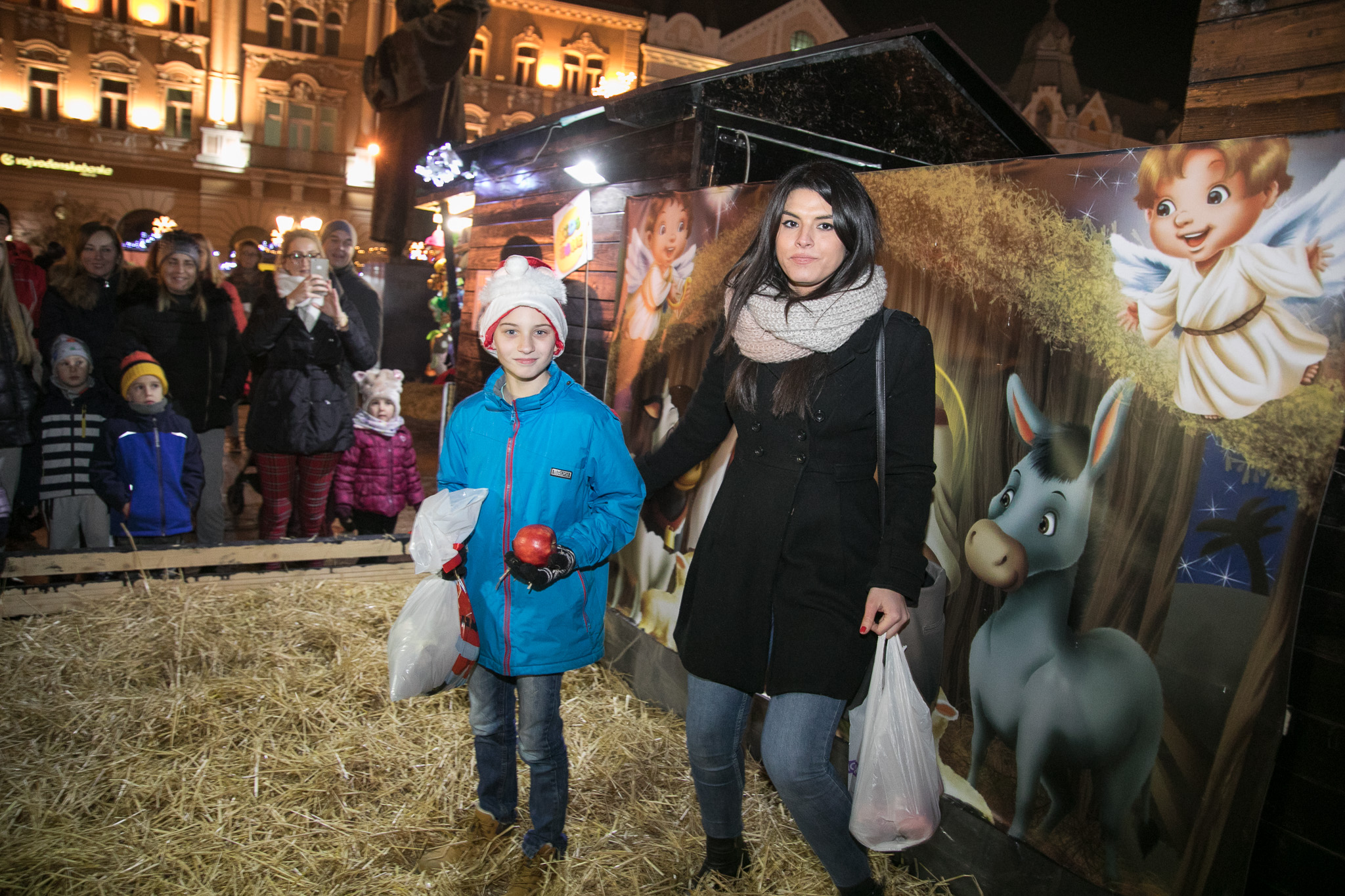 Hor "Iskrice" i bend 5+ danas na Novosadskom Winter Festu 14 HADR6745
