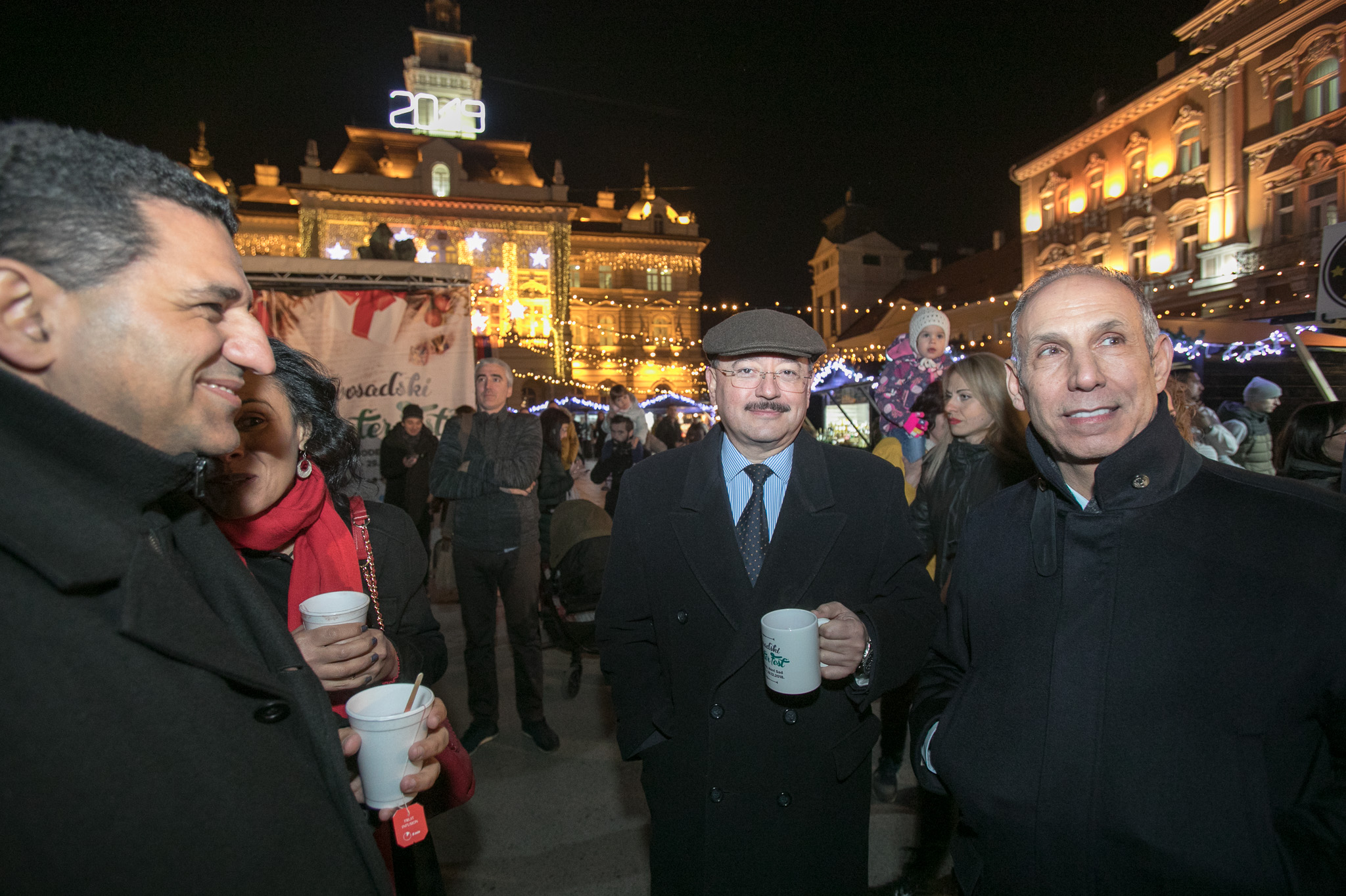 Danas na Trgu slobode hor "Šareni vokali" iz Sombora i bend Ser Žile 12 HADR8308 1