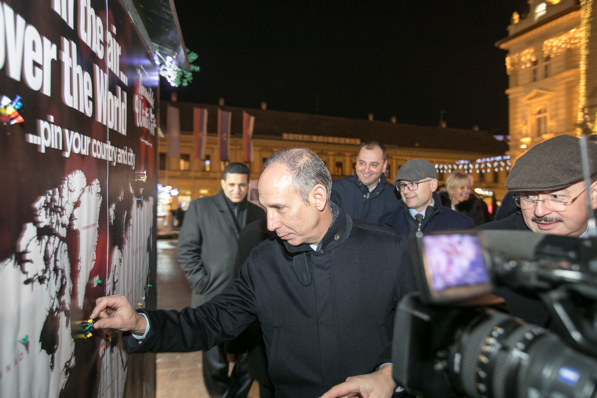Danas na Trgu slobode hor "Šareni vokali" iz Sombora i bend Ser Žile 13 HADR8414 1