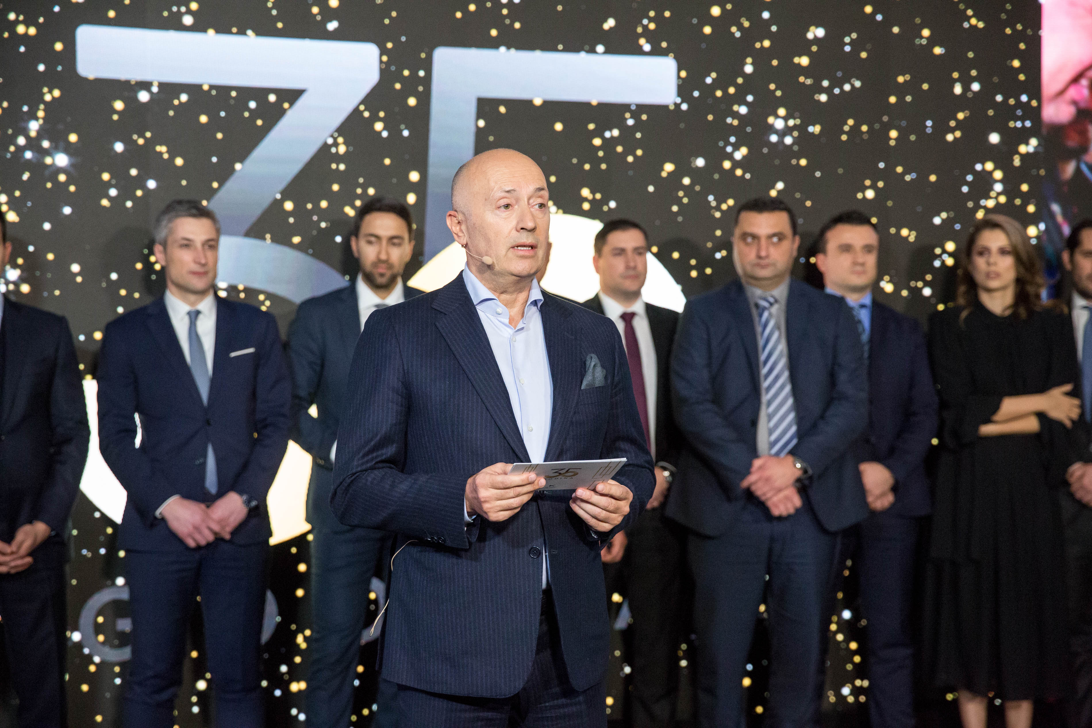 Miodrag Kostić sa menadžmentom MK Group 35 godina kompanije