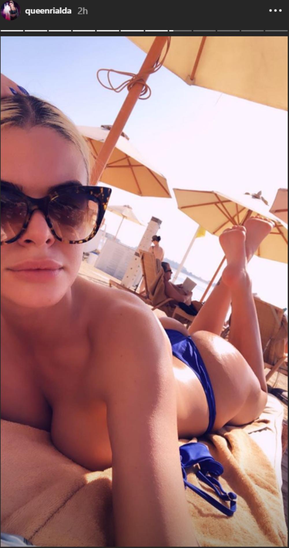 VRELA U DUBAIJU: Rialda objavila selfi u toplesu, muškarci odlepili! (FOTO) 1 rialda