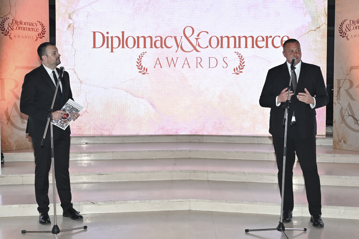 DODELJENE TREĆE DIPLOMACY&COMMERCE NAGRADE: Magazin proslavio treći rođendan 22 Robert Čoban predsednik Color Press Grupe