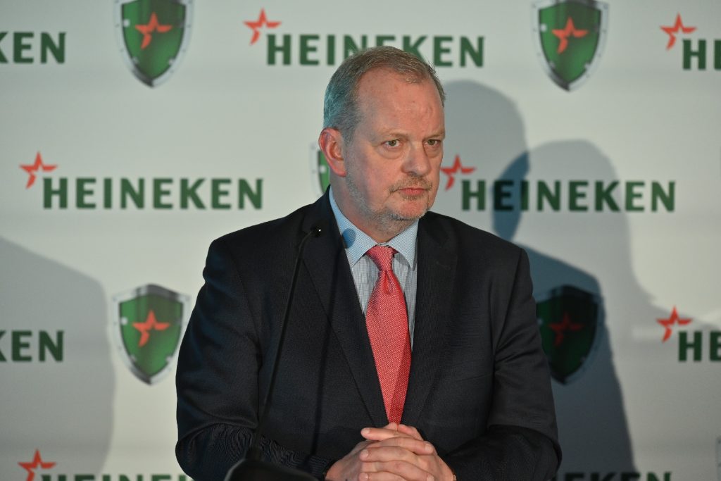 Ambasador Kraljevine Holandije Henk van den Dool u poseti HEINEKEN pivari u Novom Sadu