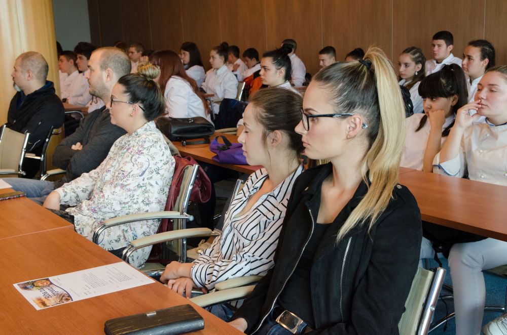 Održano edukativno panel predavanje "Riba na trpezi" u Privrednoj Komori Vojvodine 18 DSC 4545
