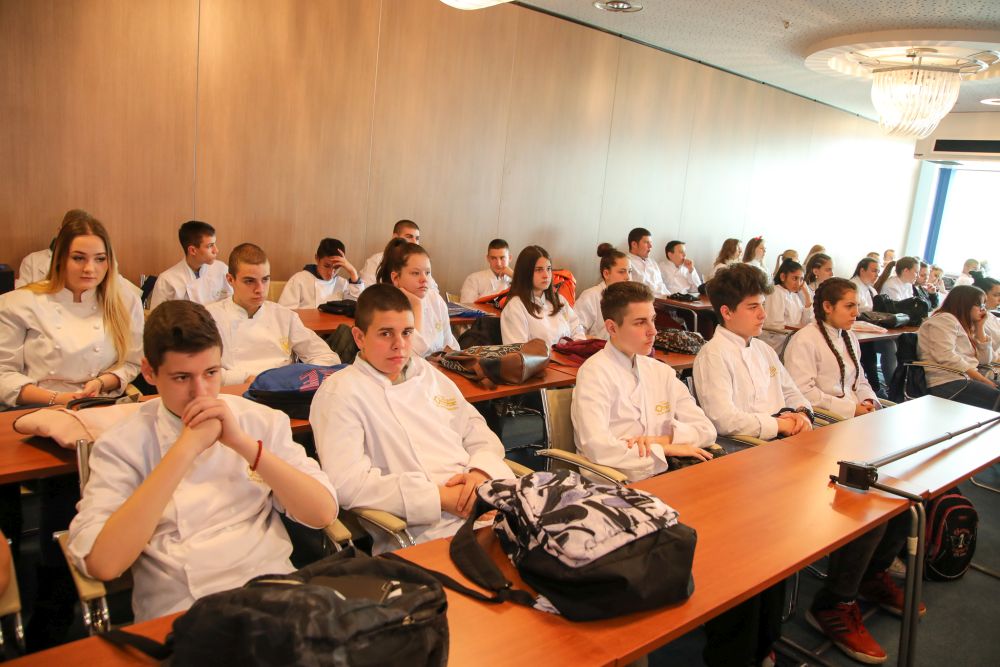 Održano edukativno panel predavanje "Riba na trpezi" u Privrednoj Komori Vojvodine 60 HADR2168