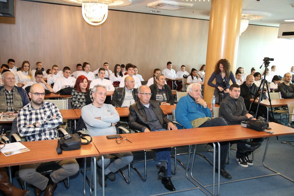 Održano edukativno panel predavanje "Riba na trpezi" u Privrednoj Komori Vojvodine 53 HADR2256
