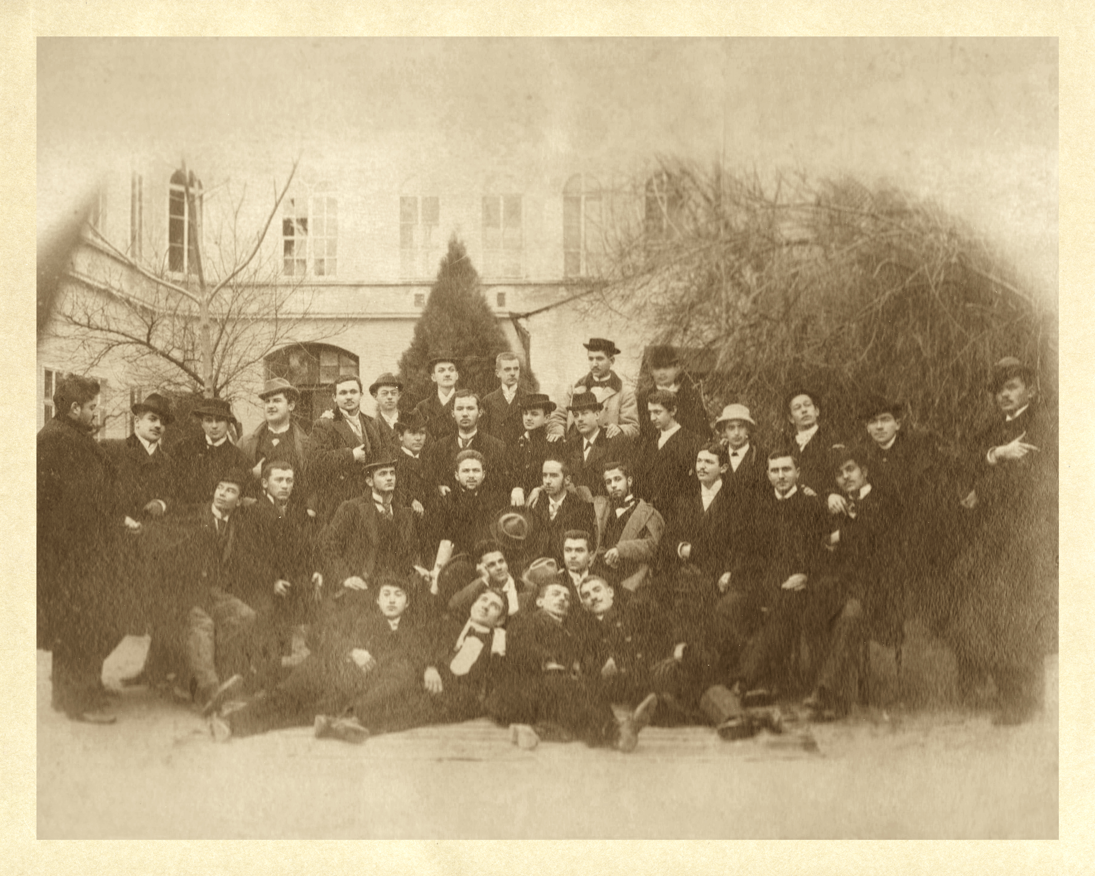 Maturanti Srpske velike pravoslavne gimnazije u Novom Sadu 1898.