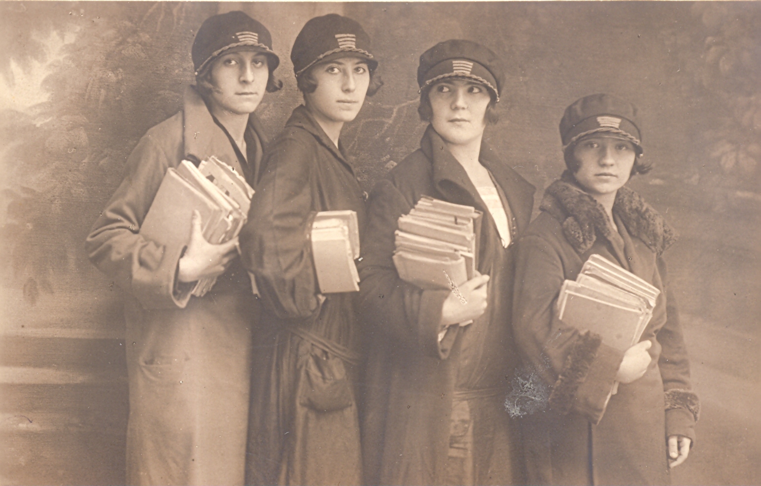 Ученице гимназије у Суботици 1925.