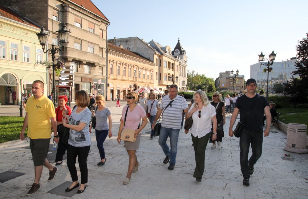 Ovako je bilo na tematskoj turi "Stare kafane Novog sada" 2 HADR0391